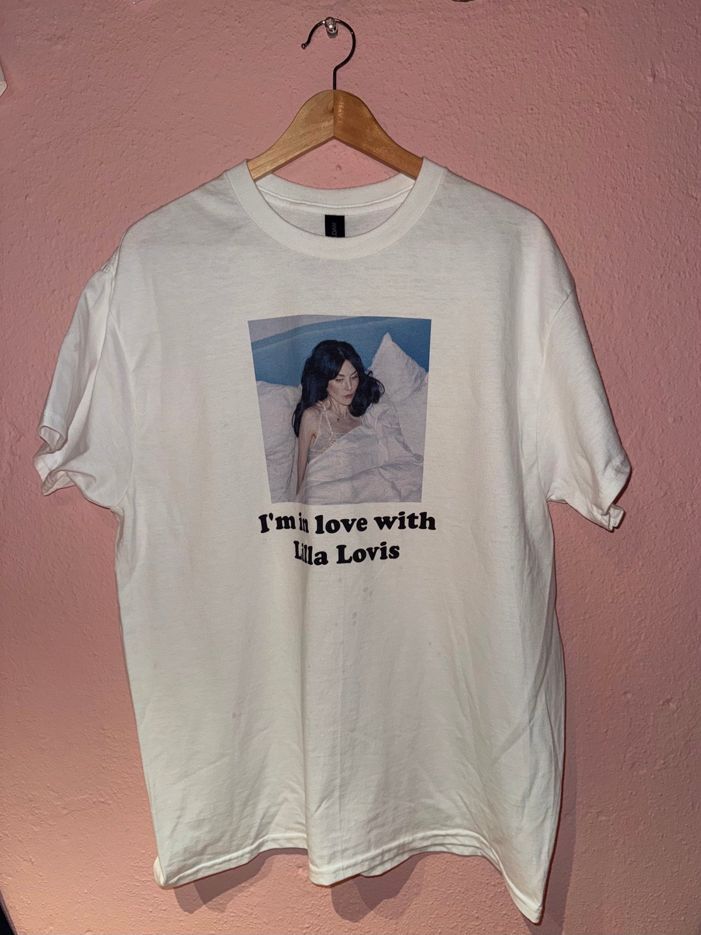 I'm in love with Lilla Lovis T-shirt