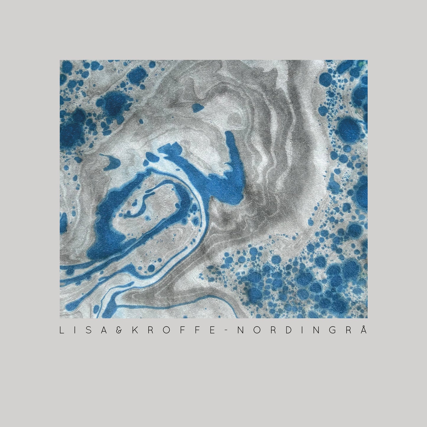 [Pre-Order] Lisa & Kroffe - Nordingrå
